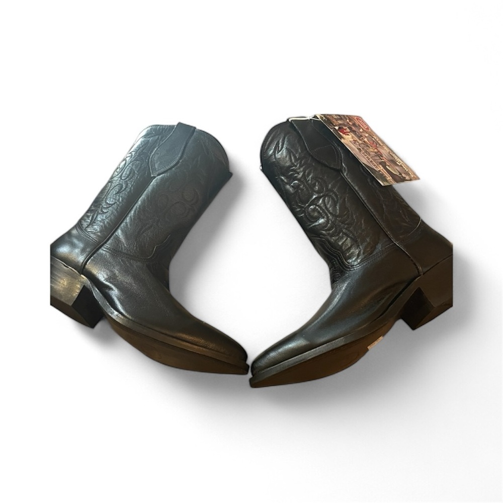 Women’s Deadstock vintage Nocona Blsck leather Western Boots.